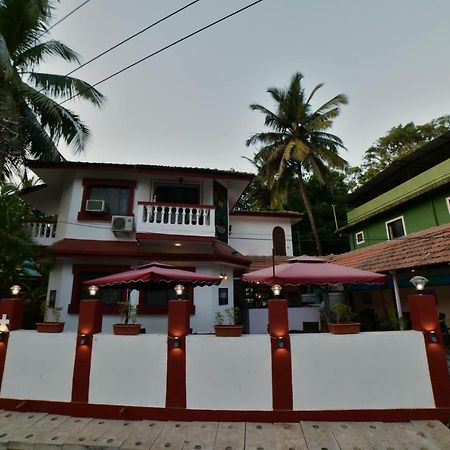 Big Daddy'S Inn Candolim Luaran gambar