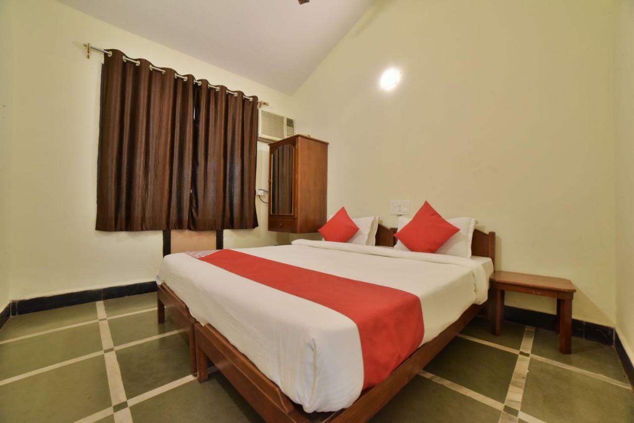 Big Daddy'S Inn Candolim Luaran gambar