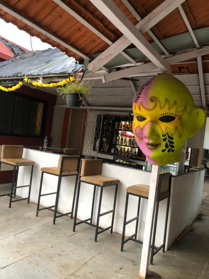 Big Daddy'S Inn Candolim Luaran gambar