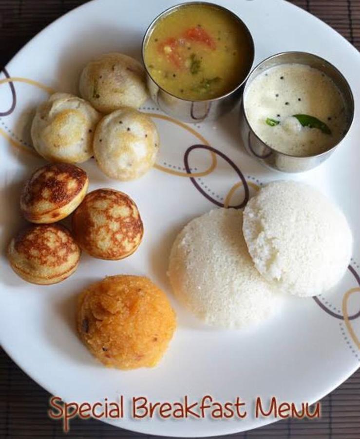 Big Daddy'S Inn Candolim Luaran gambar