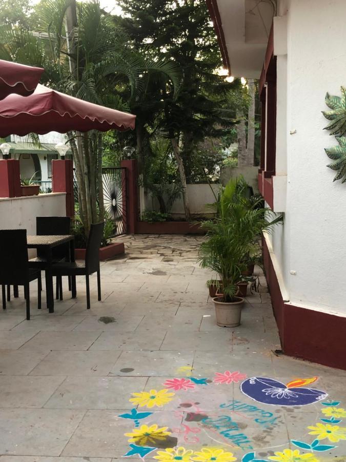 Big Daddy'S Inn Candolim Luaran gambar